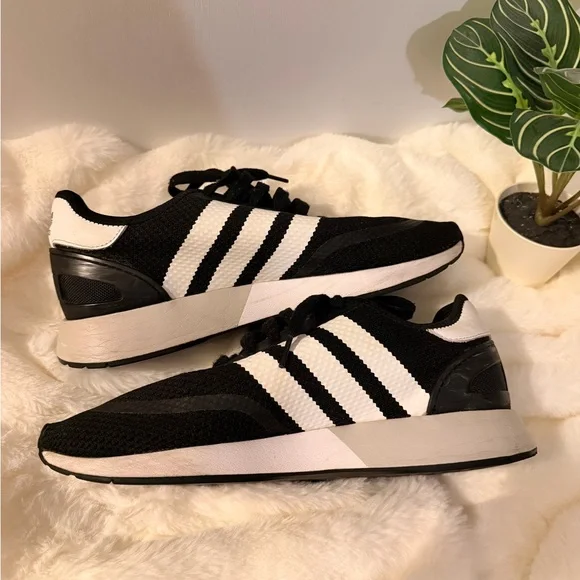 Adidas Black and White Sneakers with Gold Detail - Picture 2 of 7